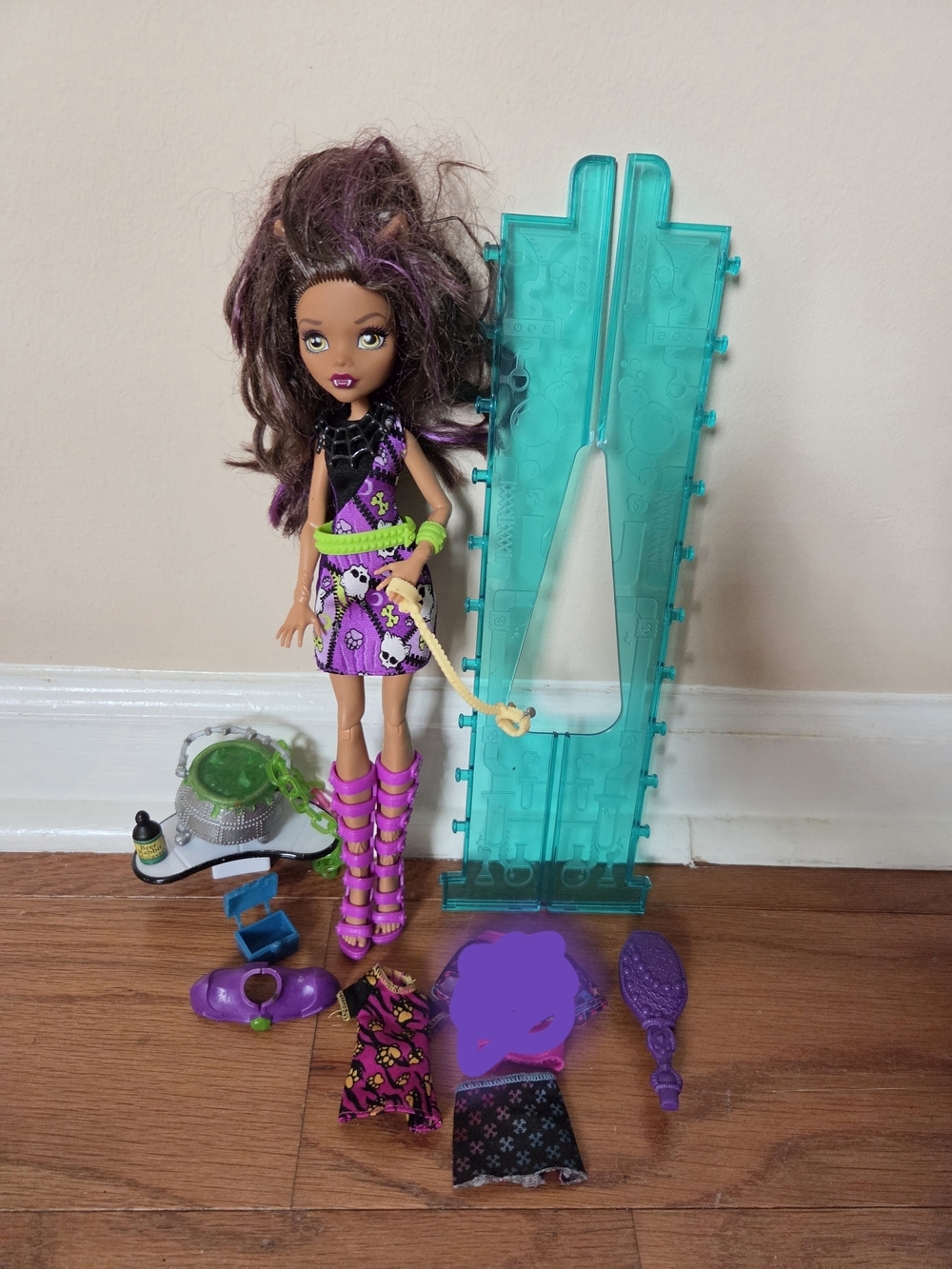 monster high Clawdeen Wolf Doll & Accessories